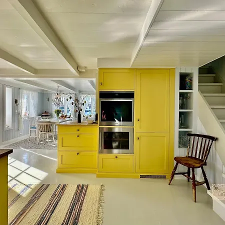 Idyllic Seaside With Sauna & Private Dock