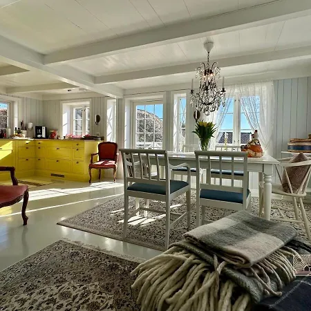 Idyllic Seaside With Sauna & Private Dock *