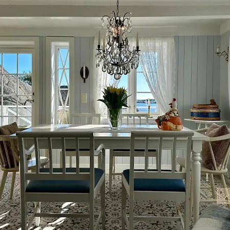 Idyllic Seaside With Sauna & Private Dock * Lillesand
